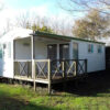 mobile home avec chien de campagnon
